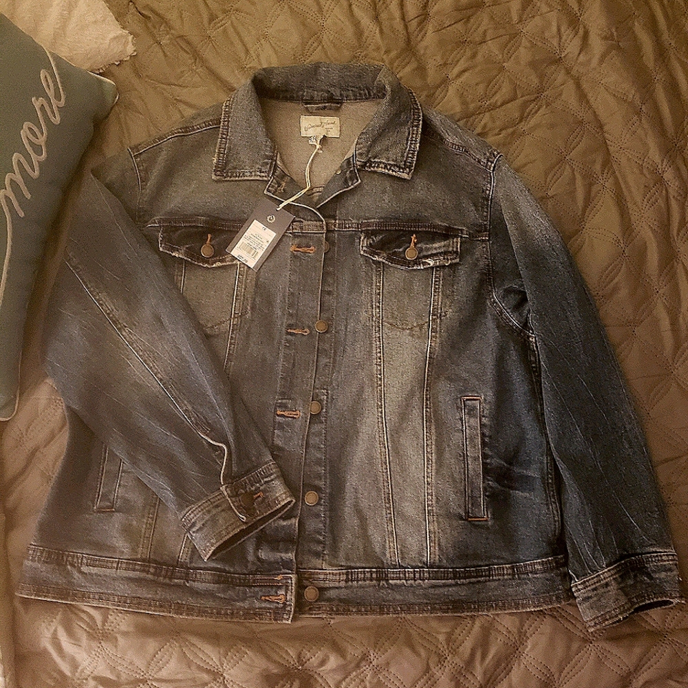 NWT Plus size Med wash jean jacket